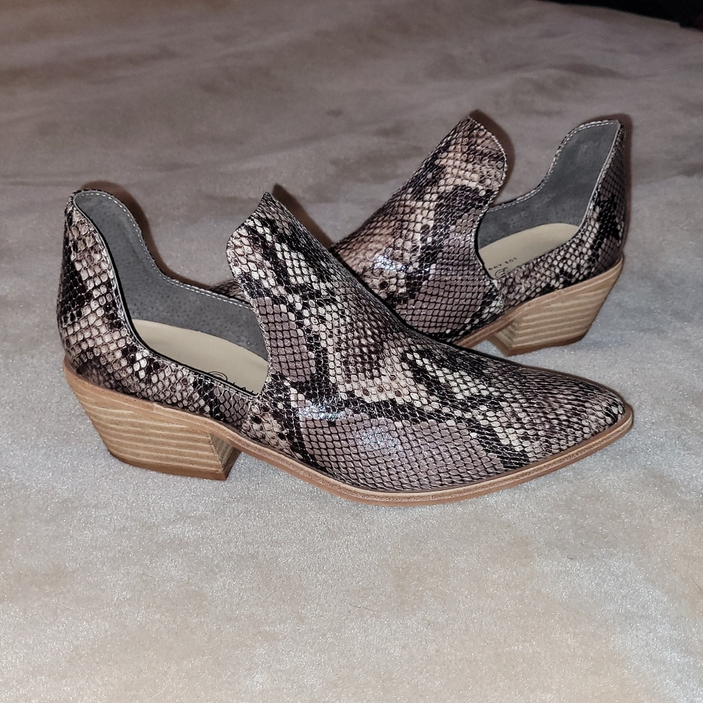 Snake skin boot heel